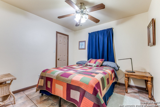 Image 16 of 20 For 605 Houston  