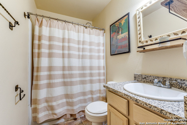 Image 17 of 20 For 605 Houston  