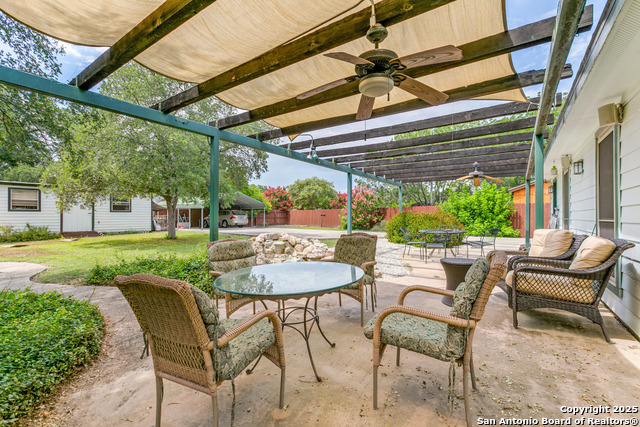Image 18 of 20 For 605 Houston  