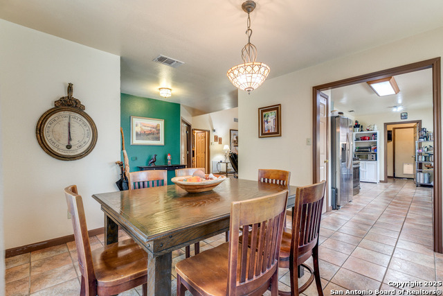 Image 7 of 20 For 605 Houston  