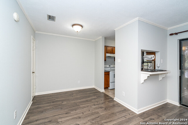 Listing photo id 8 for 4212 Medical Dr  109