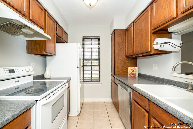 Listing photo id 10 for 4212 Medical Dr  109