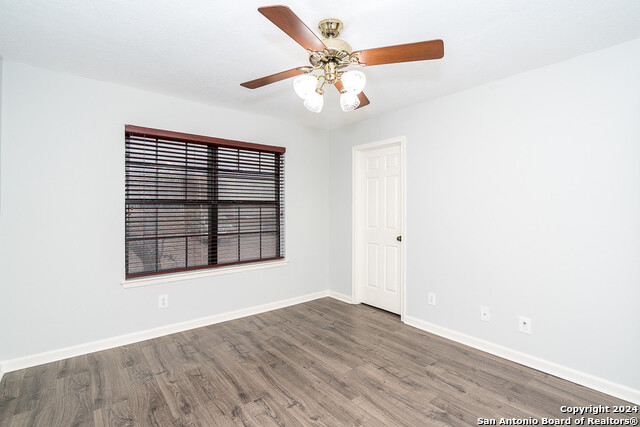 Listing photo id 17 for 4212 Medical Dr  109