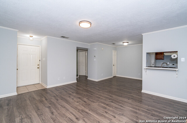 Listing photo id 5 for 4212 Medical Dr  109
