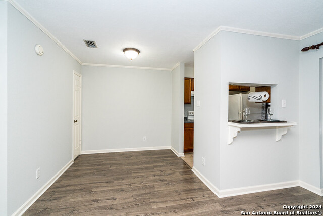 Listing photo id 7 for 4212 Medical Dr  109