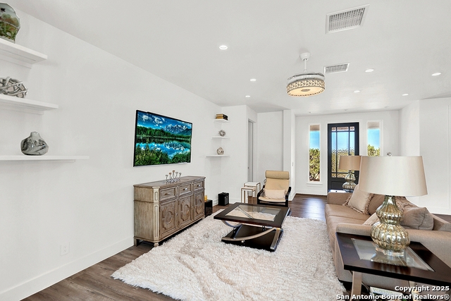 Image 16 of 38 For 115 Sendera Way