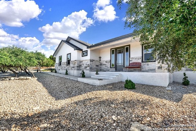 Image 4 of 38 For 115 Sendera Way