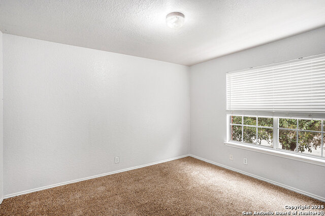 Image 18 of 29 For 10131 Cedarcliff