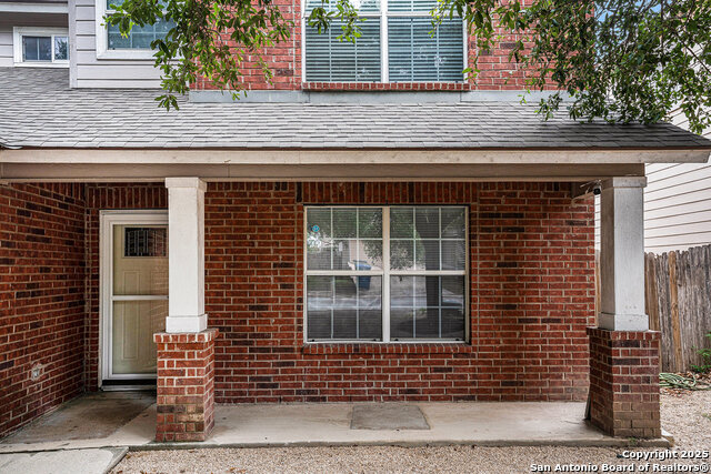 Image 4 of 29 For 10131 Cedarcliff