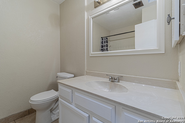 Image 26 of 40 For 5832 Archwood