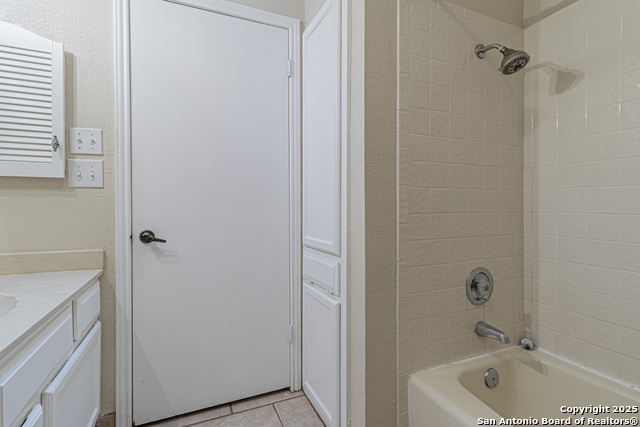 Image 28 of 40 For 5832 Archwood