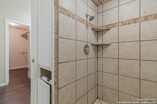 Image 33 of 40 For 5832 Archwood
