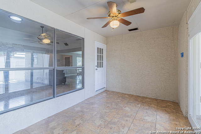 Image 35 of 40 For 5832 Archwood