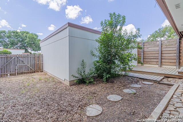 Image 38 of 40 For 5832 Archwood