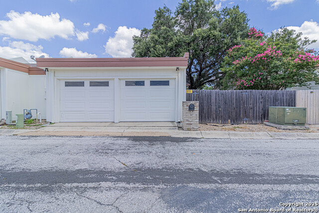 Image 40 of 40 For 5832 Archwood