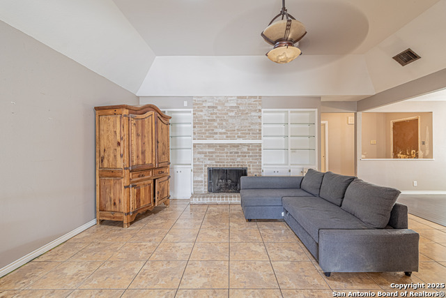 Image 5 of 40 For 5832 Archwood