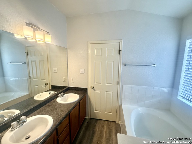 Image 18 of 24 For 10138 Cedarcliff