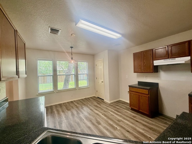 Image 7 of 24 For 10138 Cedarcliff