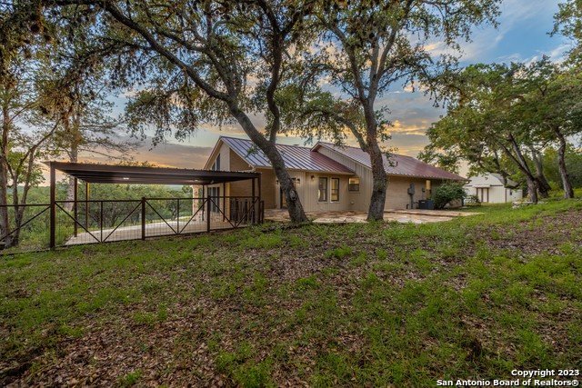 Image 21 of 27 For 1143 Flaman Rd