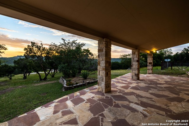 Image 4 of 27 For 1143 Flaman Rd