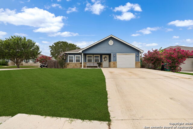 Details for 515 Indian Crossing, Jourdanton, TX 78026