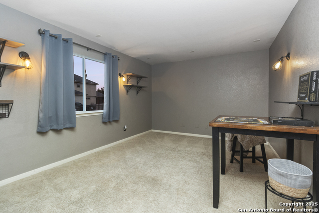 Image 18 of 39 For 9223 Saucedo