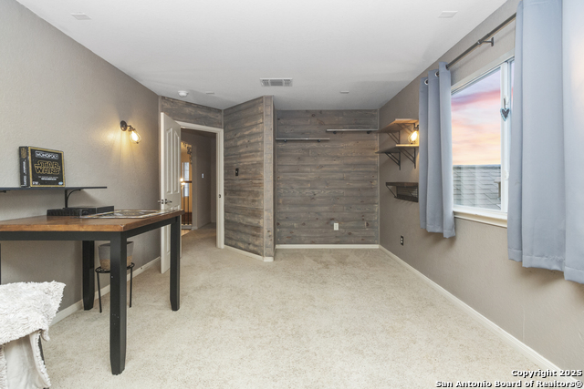 Image 19 of 39 For 9223 Saucedo