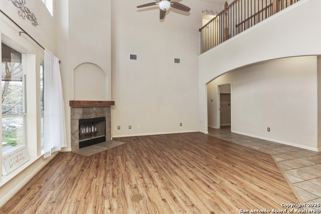 Image 9 of 39 For 9223 Saucedo