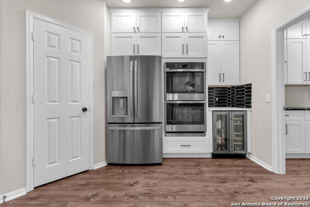 Listing photo id 11 for 21806 Dolomite