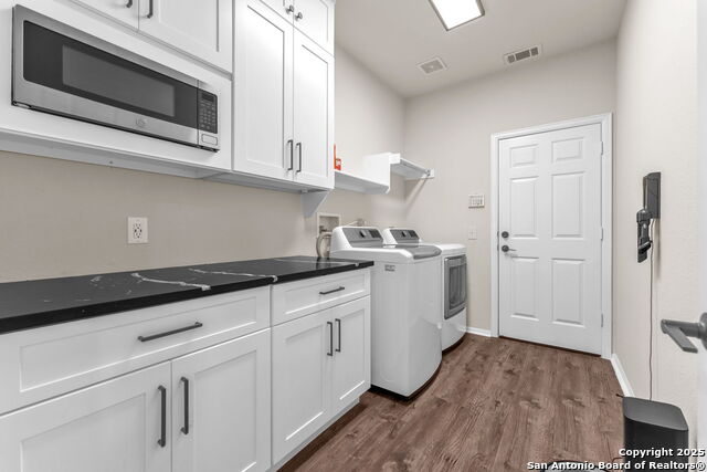 Listing photo id 19 for 21806 Dolomite