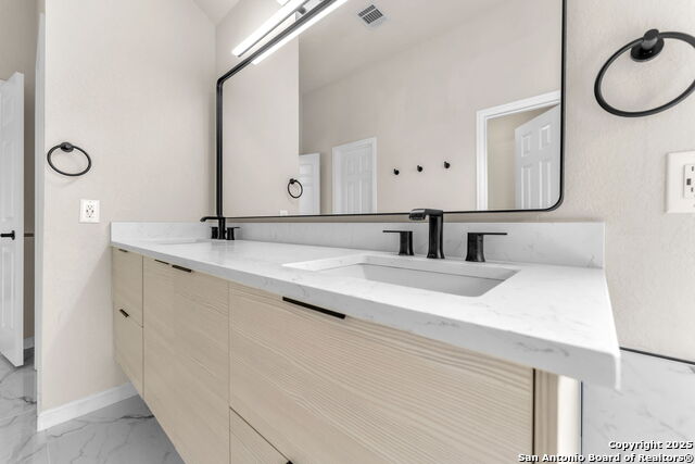 Listing photo id 34 for 21806 Dolomite