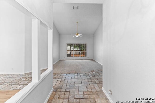 Image 15 of 60 For 919 Lightstone Dr