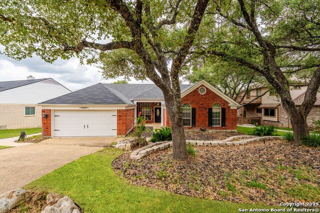 Image 4 of 60 For 919 Lightstone Dr