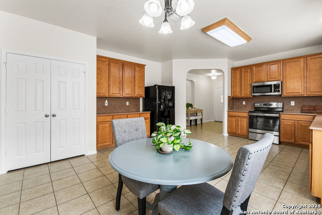 Listing photo id 9 for 26239 Lost Creek Way