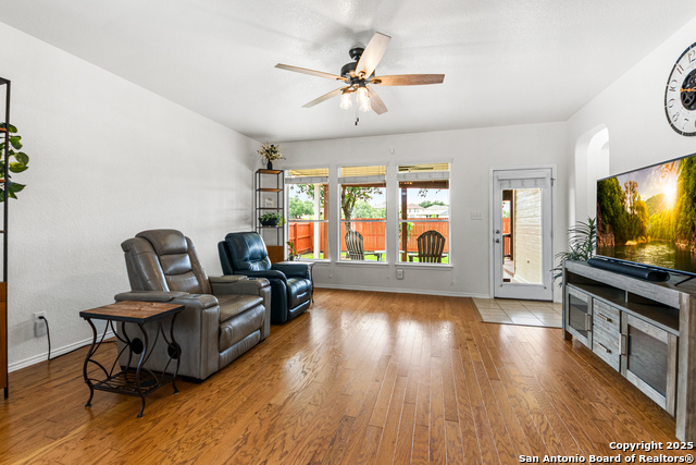 Listing photo id 1 for 26239 Lost Creek Way