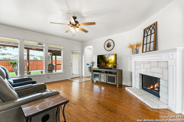 Listing photo id 2 for 26239 Lost Creek Way
