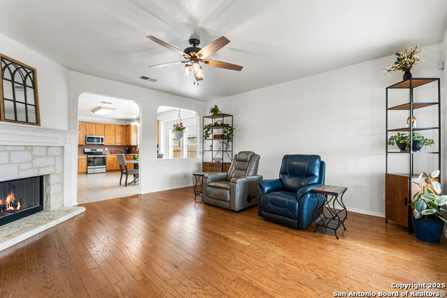 Listing photo id 4 for 26239 Lost Creek Way