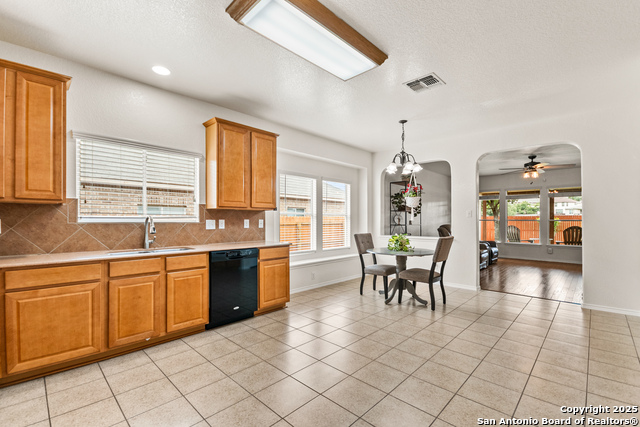 Listing photo id 6 for 26239 Lost Creek Way