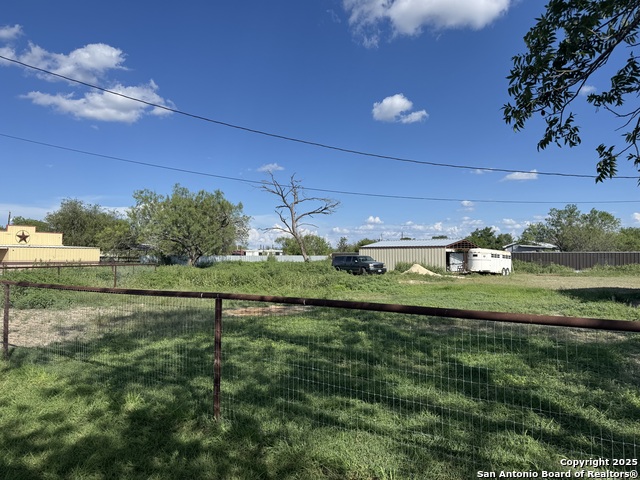 Details for 314 Us 57  , La Pryor, TX 78872