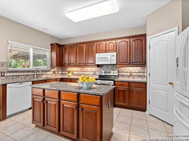 Image 18 of 41 For 5 Greta Dr  