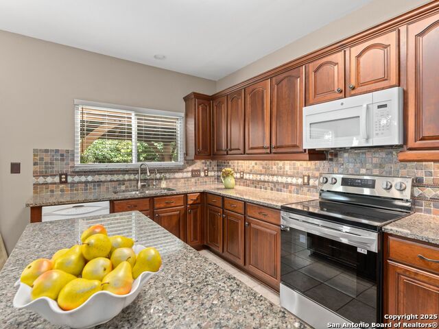Image 19 of 41 For 5 Greta Dr  
