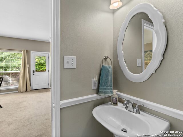 Image 21 of 41 For 5 Greta Dr  