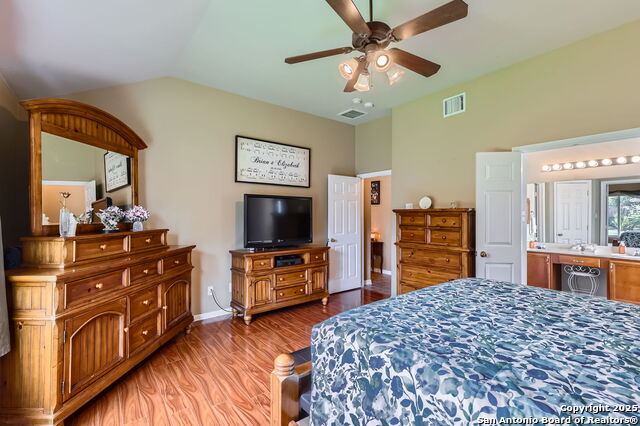 Listing photo id 9 for 8754 Stoney Brook