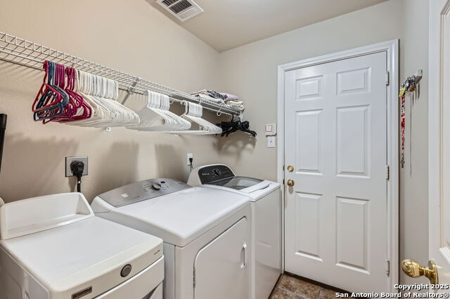Listing photo id 17 for 8754 Stoney Brook