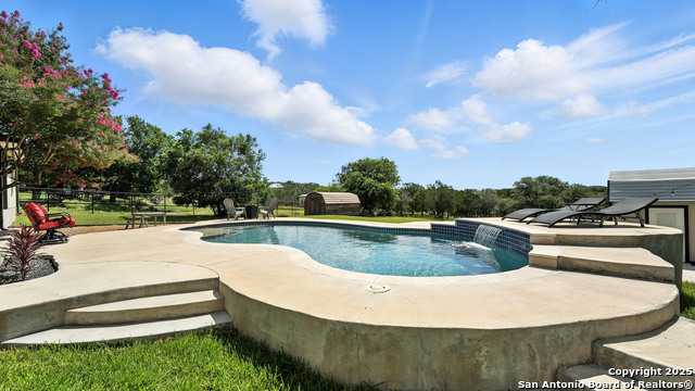 Listing photo id 8 for 130 Oak Ridge