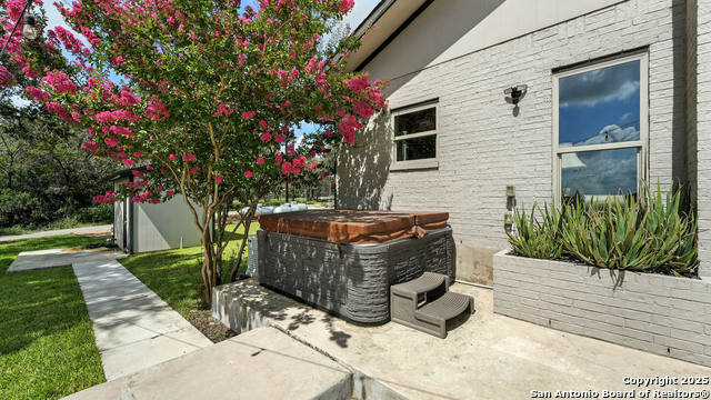 Listing photo id 9 for 130 Oak Ridge