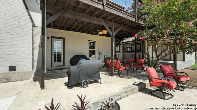 Listing photo id 10 for 130 Oak Ridge