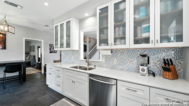 Listing photo id 11 for 130 Oak Ridge