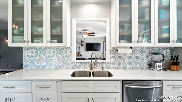 Listing photo id 13 for 130 Oak Ridge