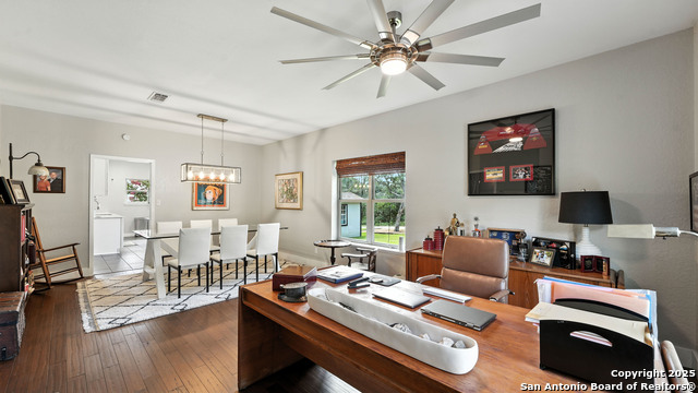 Listing photo id 19 for 130 Oak Ridge